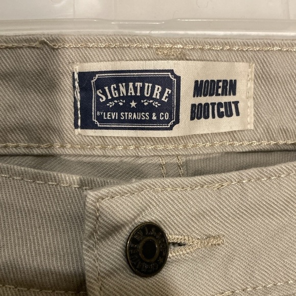 🌈 Levi’s boot cut modern pant size 14 short - Picture 3 of 6